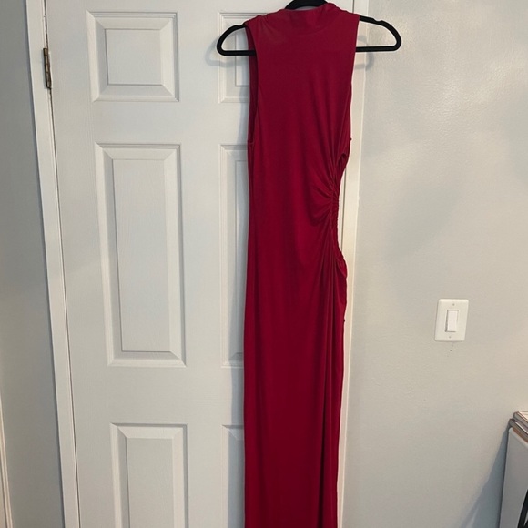 H:ours Red Cutout Dress - Picture 8 of 9